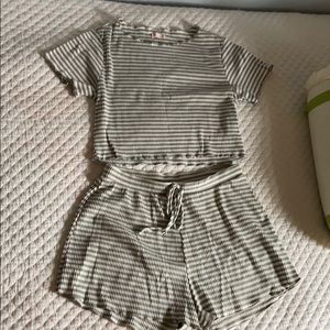 Grey and white striped lounge set size L